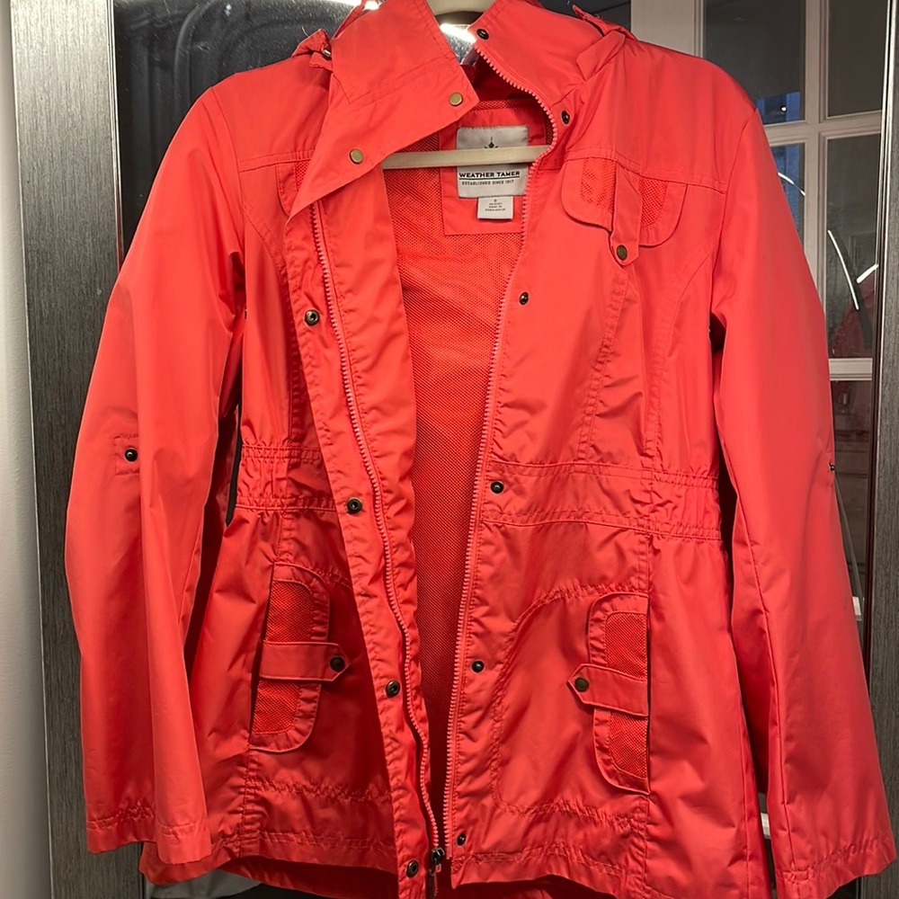 Women’s rain jacket